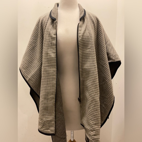 Free people Acrylic Zip Front Cape - Picture 7 of 8